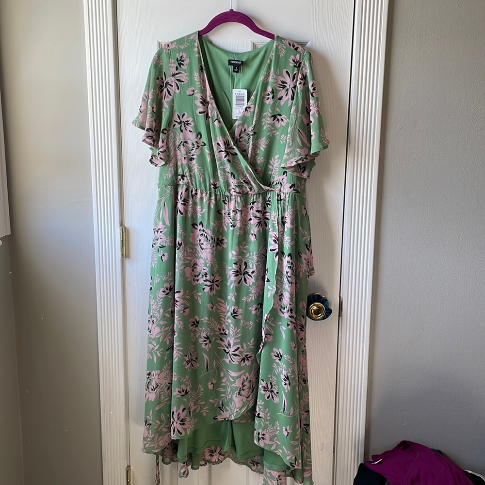 Green floral chiffon wrap dress . NWT never worn